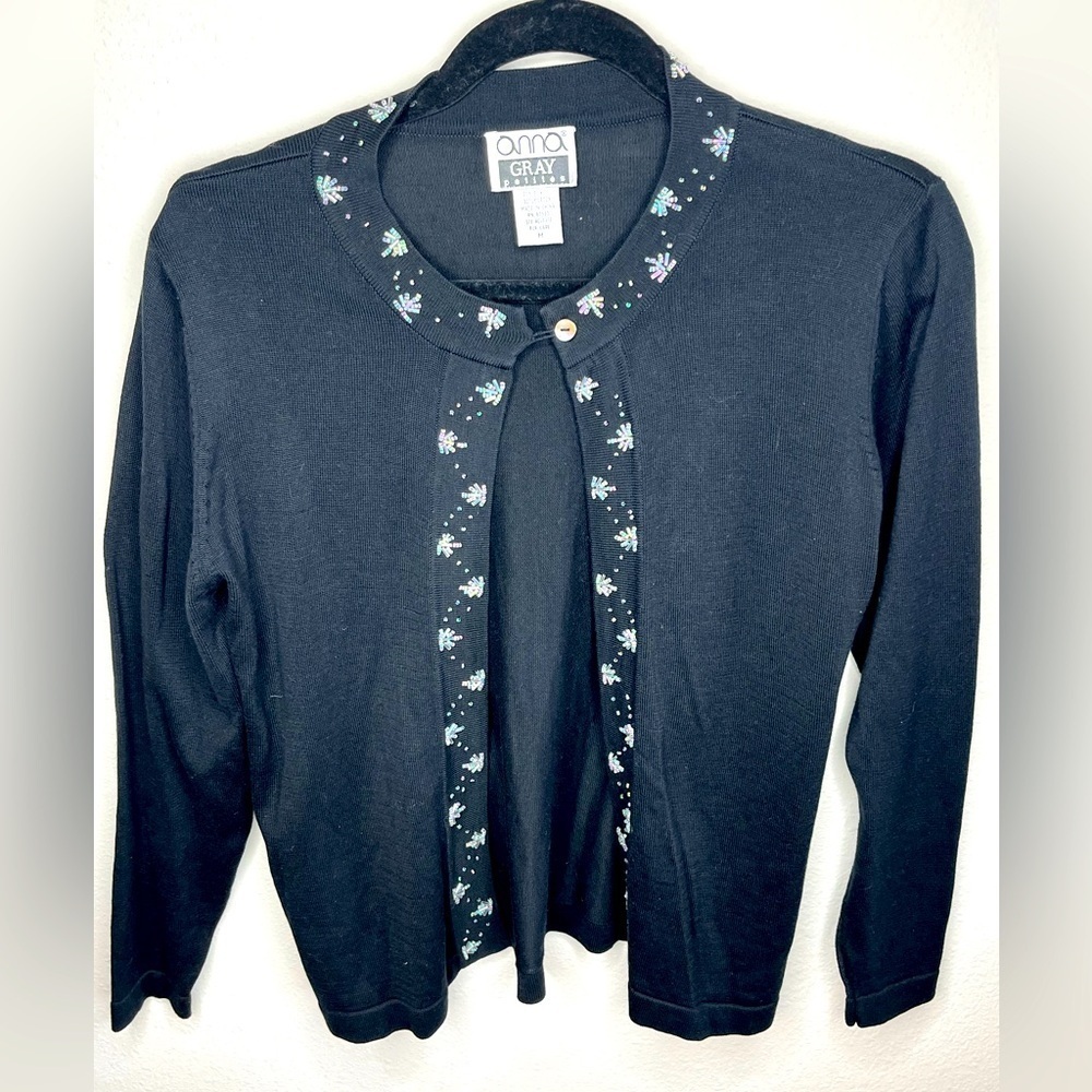 Anna Gray petites Black silk and cotton Cardigan with one button at the neck.